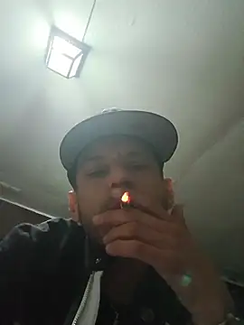 Snapshot of Andrez5041 chatting on 11-14-25, 04:33 Andrez5041 online show from 11-14-25, 04:33