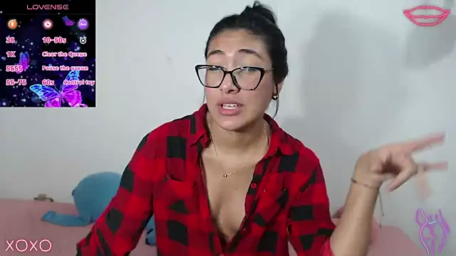 Snapshot of Allison_19__ chatting on 09-22-25, 06:04 Allison 19 online show from 09-22-25, 06:04