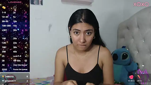 Allison 19   online show from 11-12-25, 10:37