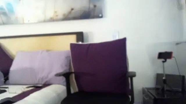 Snapshot of Mirianzapata_1 chatting on 05-18-26, 05:13 Mirianzapata 1 online show from 05-18-26, 05:13