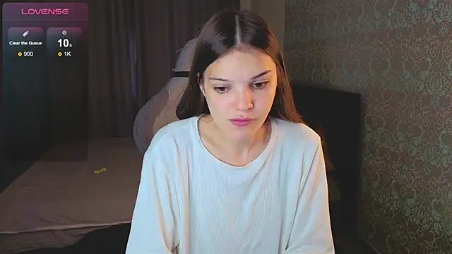 Snapshot of magic_shy_ chatting on 09-18-25, 01:18 magic shy  online show from 09-18-25, 01:18