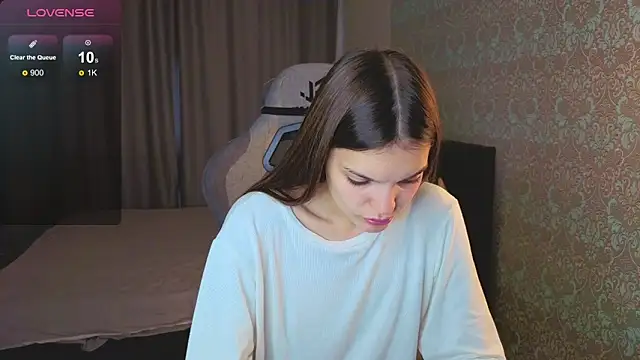 Snapshot of magic_shy_ chatting on 09-19-25, 01:29 magic shy  online show from 09-19-25, 01:29