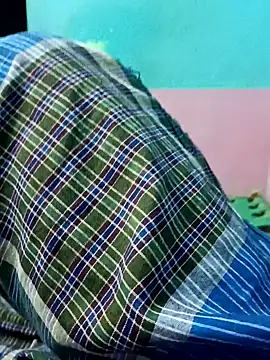 Snapshot of dolphiinn chatting on 11-15-25, 04:14 dolphiinn online show from 11-15-25, 04:14