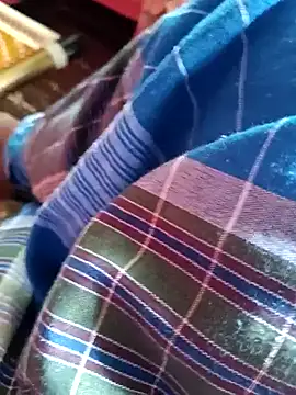 Snapshot of dolphiinn chatting on 11-23-25, 02:33 dolphiinn online show from 11-23-25, 02:33