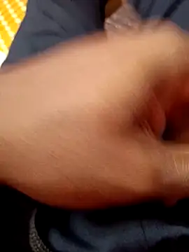 Snapshot of dolphiinn chatting on 12-03-25, 01:53 dolphiinn online show from 12-03-25, 01:53