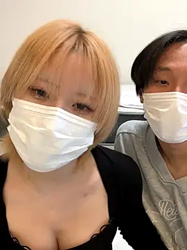 Snapshot of reon_reonreon chatting on 12-23-25, 06:33 reon reonreon online show from 12-23-25, 06:33