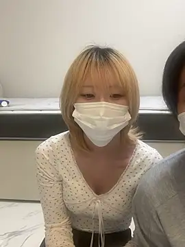 Snapshot of reon_reonreon chatting on 02-28-26, 09:32 reon reonreon online show from 02-28-26, 09:32