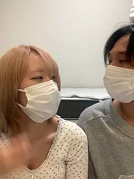 Snapshot of reon_reonreon chatting on 04-06-26, 07:20 reon reonreon online show from 04-06-26, 07:20