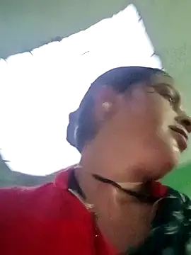 Snapshot of Mohini-xx chatting on 10-05-25, 12:31 Mohini-xx online show from 10-05-25, 12:31