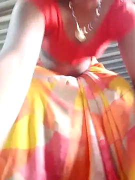 Snapshot of Mohini-xx chatting on 10-21-25, 11:00 Mohini-xx online show from 10-21-25, 11:00