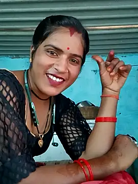 Snapshot of Mohini-xx chatting on 10-22-25, 09:09 Mohini-xx online show from 10-22-25, 09:09