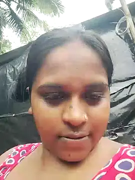 Snapshot of Hot-Show2 chatting on 10-09-25, 10:24 Hot-Show2 online show from 10-09-25, 10:24