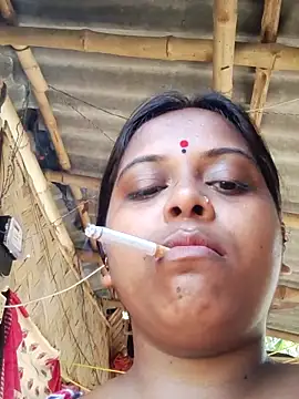 Snapshot of Hot-Show2 chatting on 10-20-25, 04:24 Hot-Show2 online show from 10-20-25, 04:24