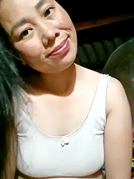 Snapshot of LyyChac chatting on 11-28-25, 07:22 LyyChac online show from 11-28-25, 07:22