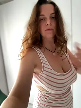 TenderLaGlamor online show from 09-21-25, 12:51