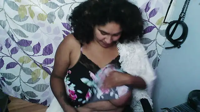 Snapshot of Mommybubbles2 chatting on 10-10-25, 11:31 Mommybubbles2 online show from 10-10-25, 11:31