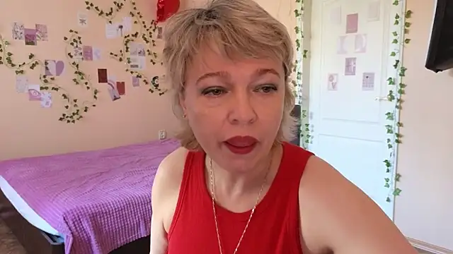 Snapshot of Rosette_Pricky chatting on 05-21-26, 01:51 Rosette Pricky online show from 05-21-26, 01:51