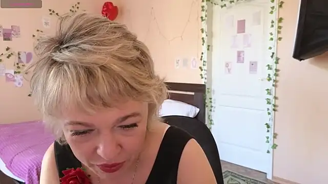 Snapshot of Rosette_Pricky chatting on 05-22-26, 01:28 Rosette Pricky online show from 05-22-26, 01:28
