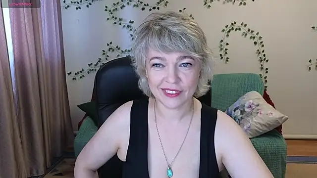 Snapshot of Rosette_Pricky chatting on 05-28-26, 02:25 Rosette Pricky online show from 05-28-26, 02:25