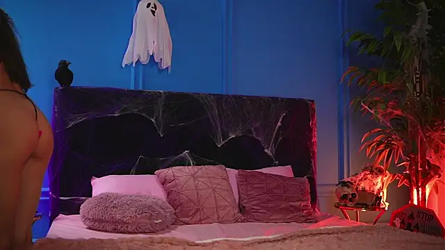 alexxisrae online show from 10-30-25, 06:37