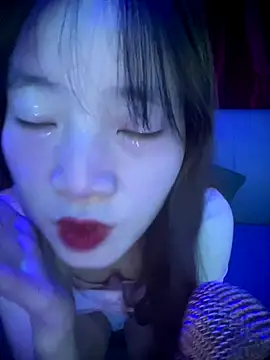 Snapshot of littleqiu chatting on 09-16-25, 10:38 littleqiu online show from 09-16-25, 10:38