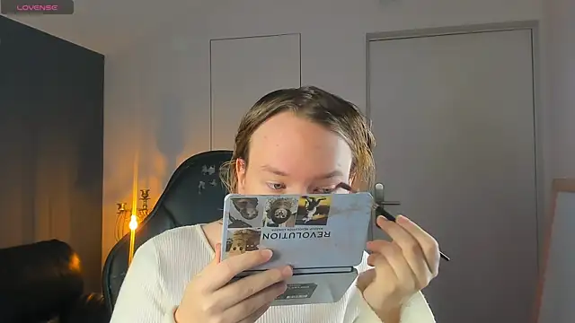 Snapshot of Amanda_Butlerr chatting on 10-22-25, 09:53 Amanda Butlerr online show from 10-22-25, 09:53