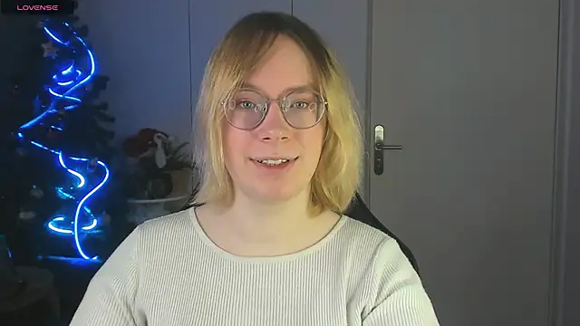 Amanda Butlerr online show from 12-18-25, 09:59