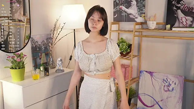 SuzanneHowse online show from 09-19-25, 04:47