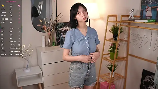 SuzanneHowse online show from 10-17-25, 07:00