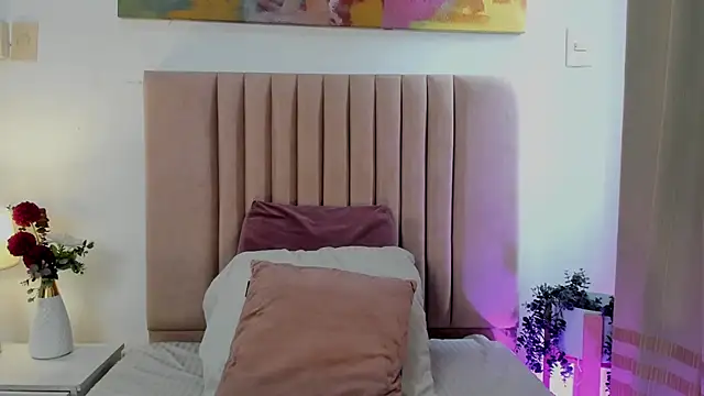 Snapshot of SagiraBelle chatting on 10-03-25, 06:05 SagiraBelle online show from 10-03-25, 06:05