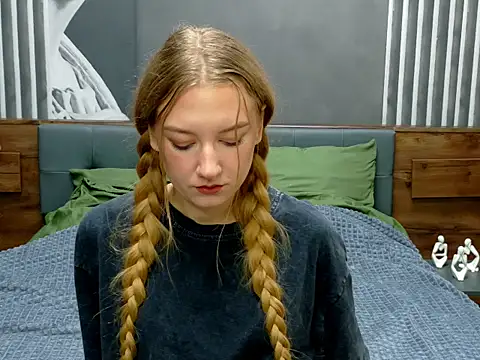 DarcyWilsy online show from 10-09-25, 09:13