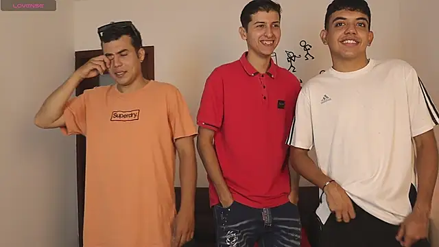 Snapshot of wilbert_hot01 chatting on 10-11-25, 07:23 wilbert hot01 online show from 10-11-25, 07:23