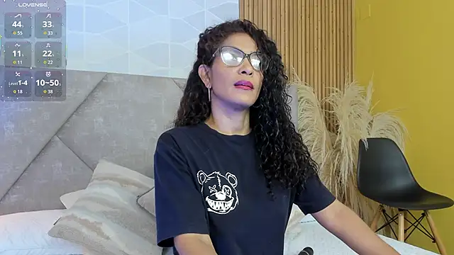 Brunnette Sensation online show from 09-22-25, 06:32