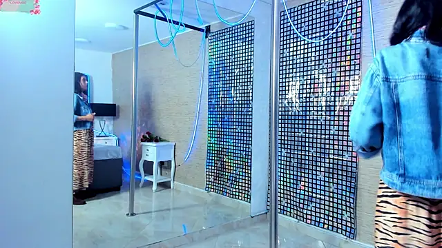 Snapshot of MiaAmore_ chatting on 11-02-25, 02:19 MiaAmore online show from 11-02-25, 02:19