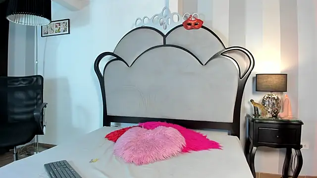 MiaAmore  online show from 07-11-26, 01:36