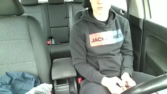 Snapshot of I_dont_know_00 chatting on 02-11-26, 01:27 I dont know 00 online show from 02-11-26, 01:27