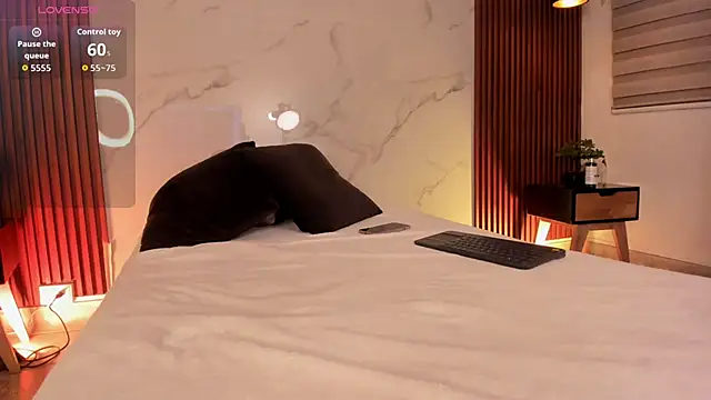 SophieCollins 1 online show from 11-28-25, 11:57