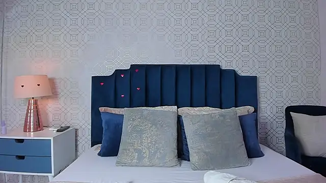 ashleythompson2025 online show from 04-24-26, 04:53