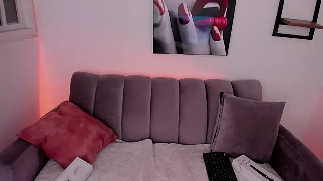 Snapshot of Mia_zafir chatting on 09-09-25, 01:32 Mia zafir online show from 09-09-25, 01:32