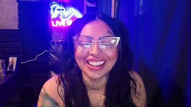 Snapshot of chicanachic13 chatting on 12-13-25, 09:53 chicanachic13 online show from 12-13-25, 09:53