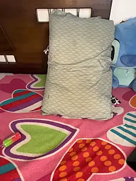 Snapshot of mily_09 chatting on 02-28-26, 04:19 mily 09 online show from 02-28-26, 04:19