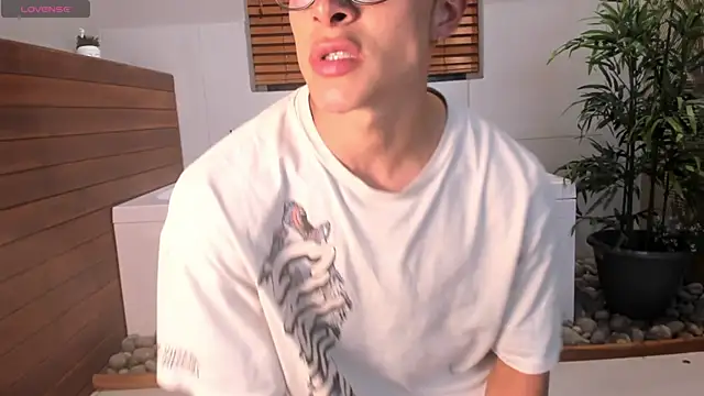 AustinJones  online show from 10-16-25, 08:21