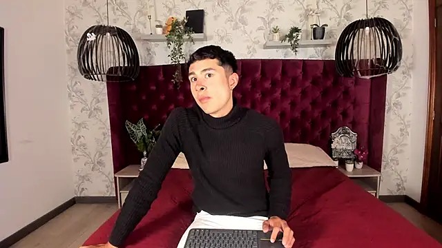 AustinJones  online show from 11-07-25, 08:31