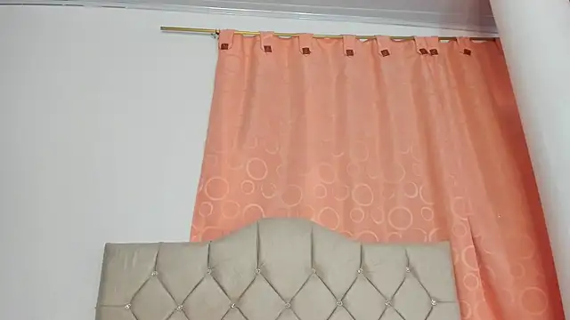 Snapshot of your_melany chatting on 09-08-25, 05:45 your melany online show from 09-08-25, 05:45