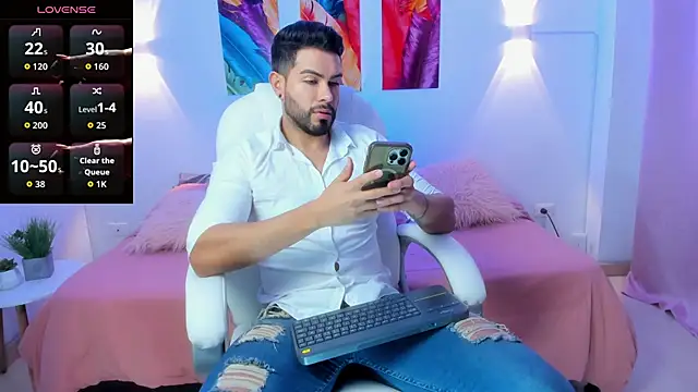 ZarekFox online show from 10-11-25, 01:31