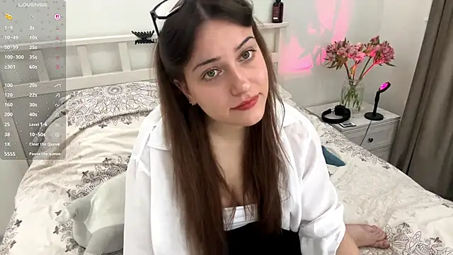 Snapshot of RachaelJuntunen chatting on 09-27-25, 06:51 RachaelJuntunen online show from 09-27-25, 06:51