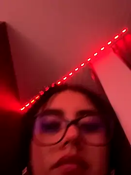 Victoria alson online show from 10-19-25, 02:23