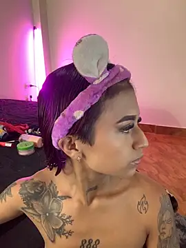 Snapshot of Dirty_isabella18 chatting on 10-21-25, 07:58 Dirty isabella18 online show from 10-21-25, 07:58