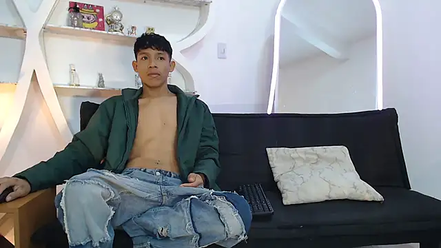 BEAUTY BOYS1 online show from 09-26-25, 07:12