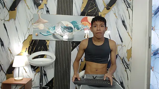 BEAUTY BOYS1 online show from 02-18-26, 07:21